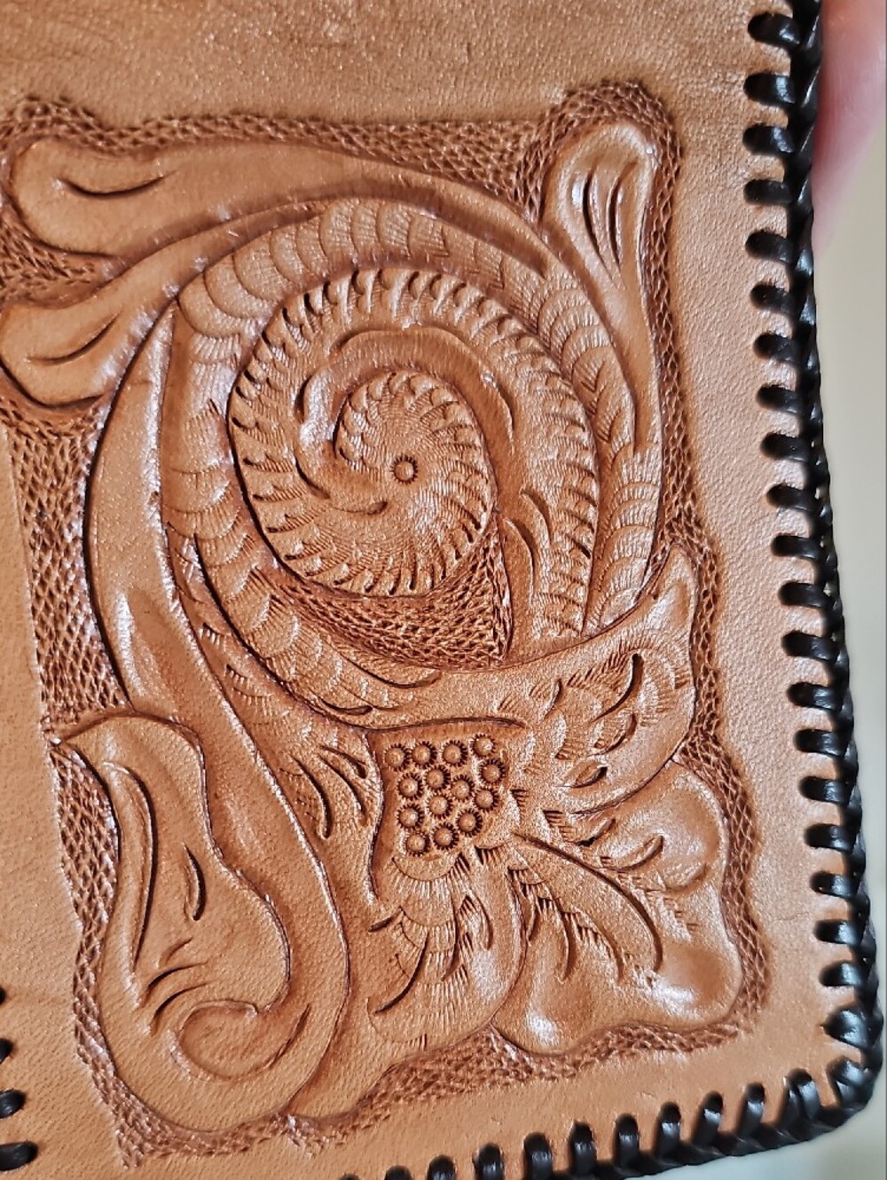 Hand-Tooled Leather Bifold Wallet in Tan with Black Trim - Picture 6 of 8